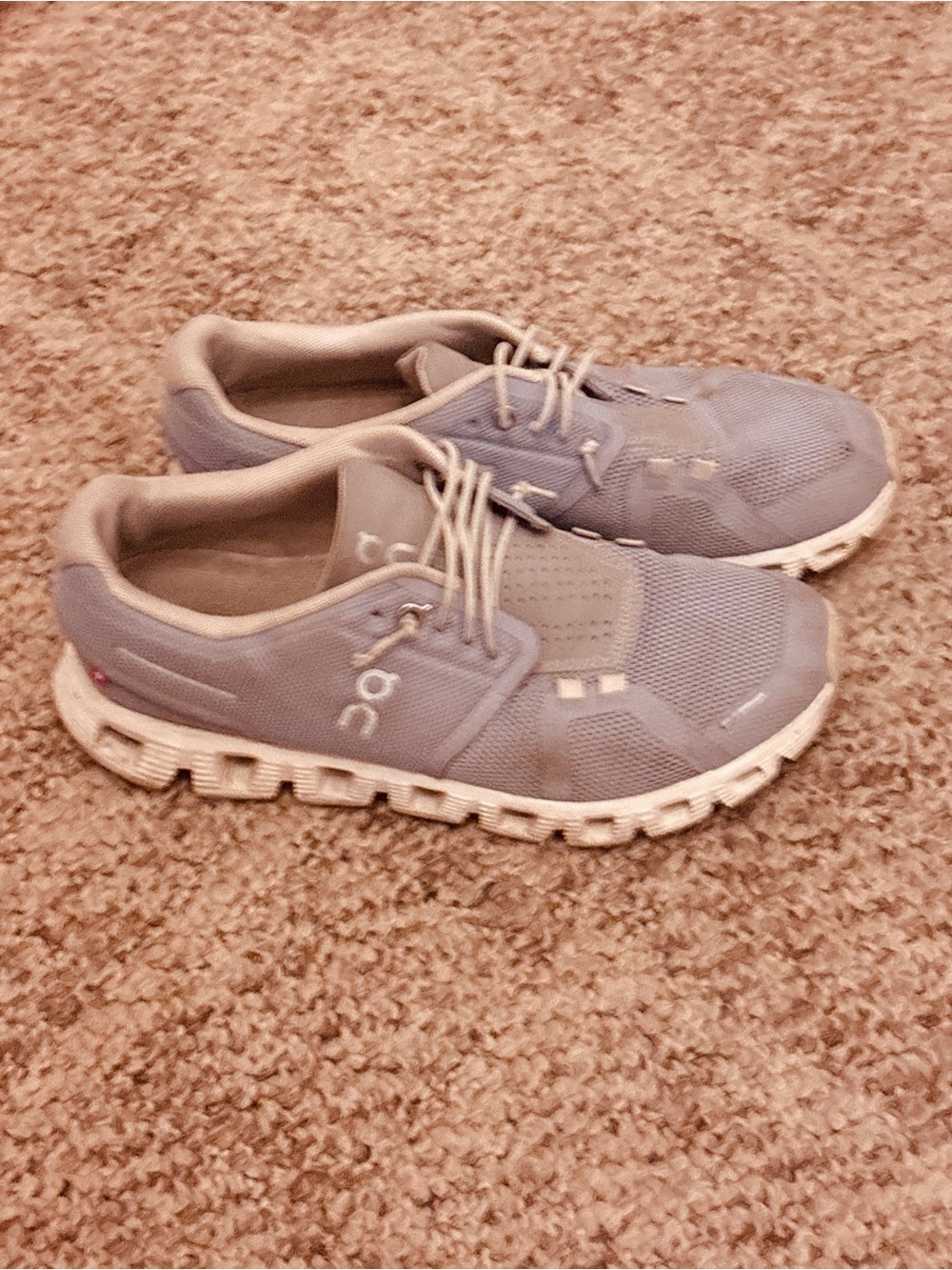 On cloud women’s 7 lavender running shoes